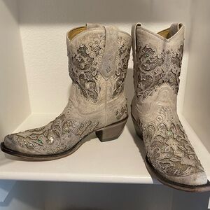 Size 8 1/2 Wedding Style Corral boots